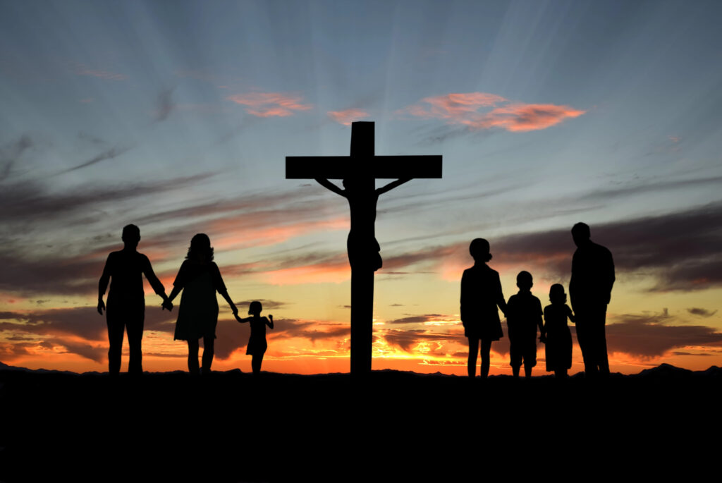 Depositphotos_64262847_XL Christian Families Standing Before Cross of Jesus Author bolina