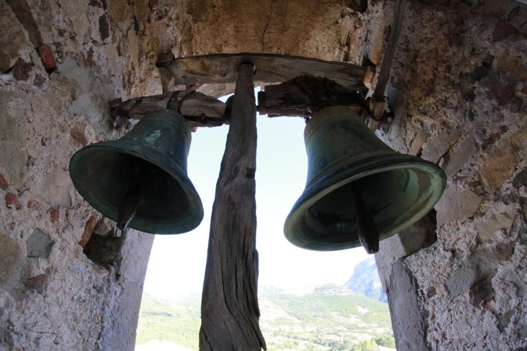 bell-97784_1280 Author tatlin Pixabay