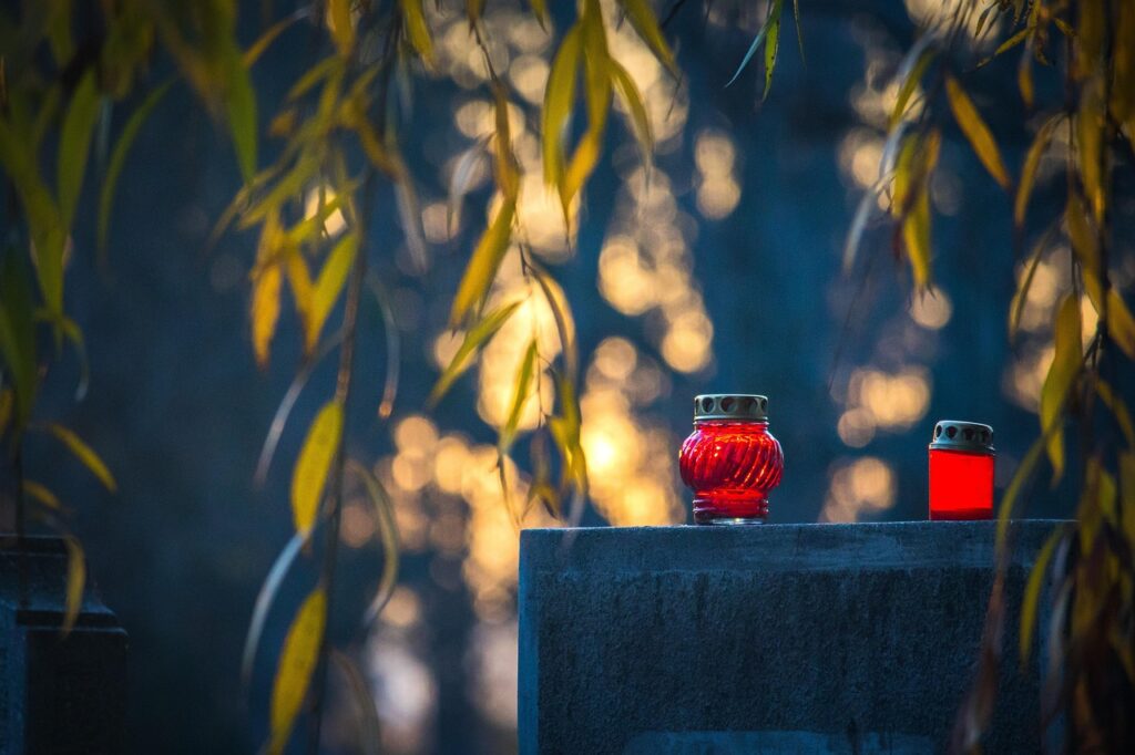 graveyard-7588728_1280 Author MolnarSzabolcsErdely Pixabay