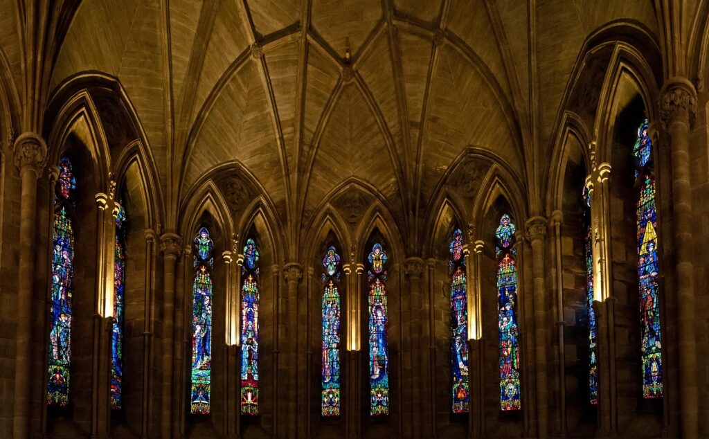 1899441-abbey-1160492_1920 Pixabay